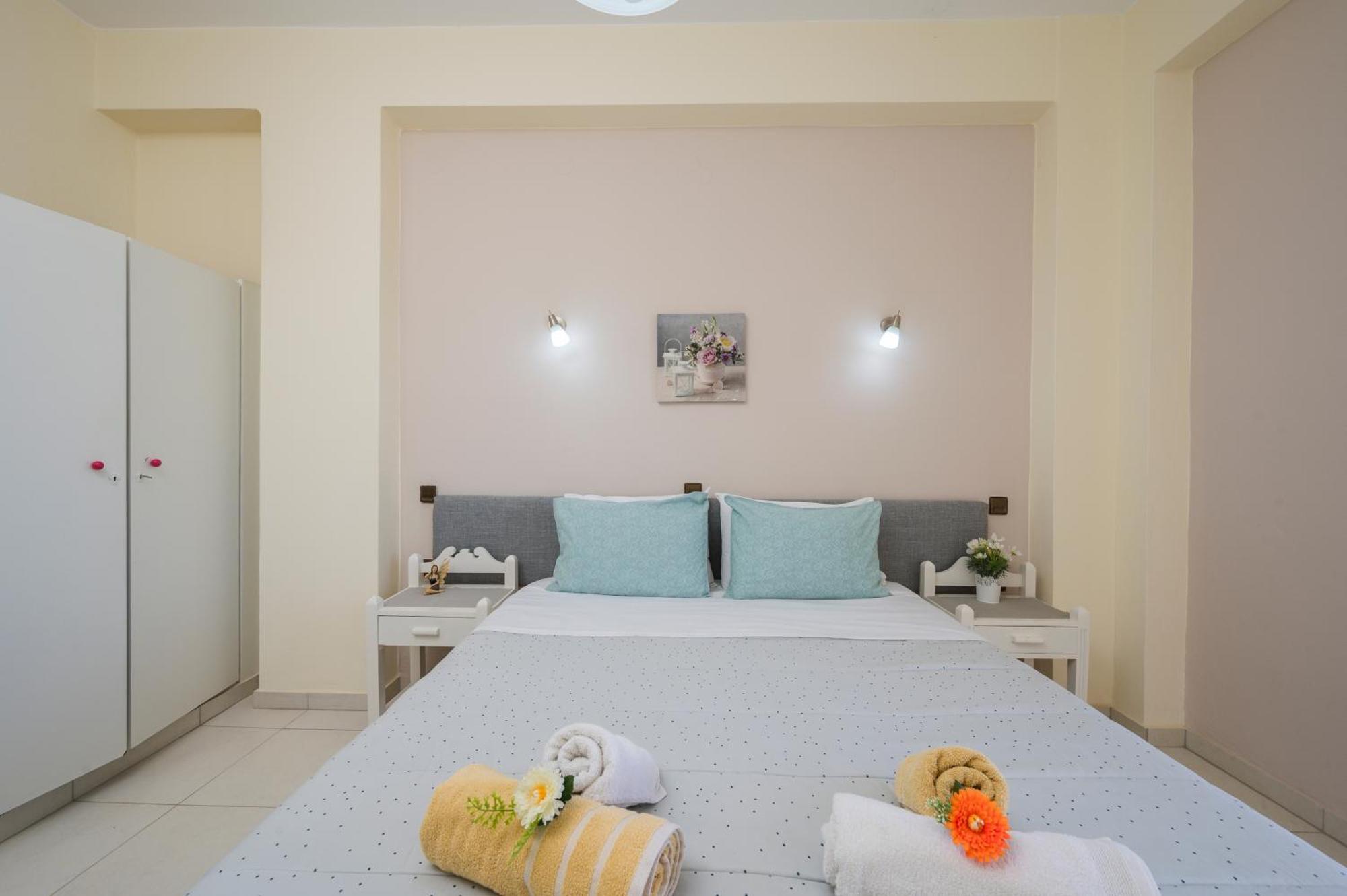 Elita Beachfront Chrissi Akti Chania Exterior foto