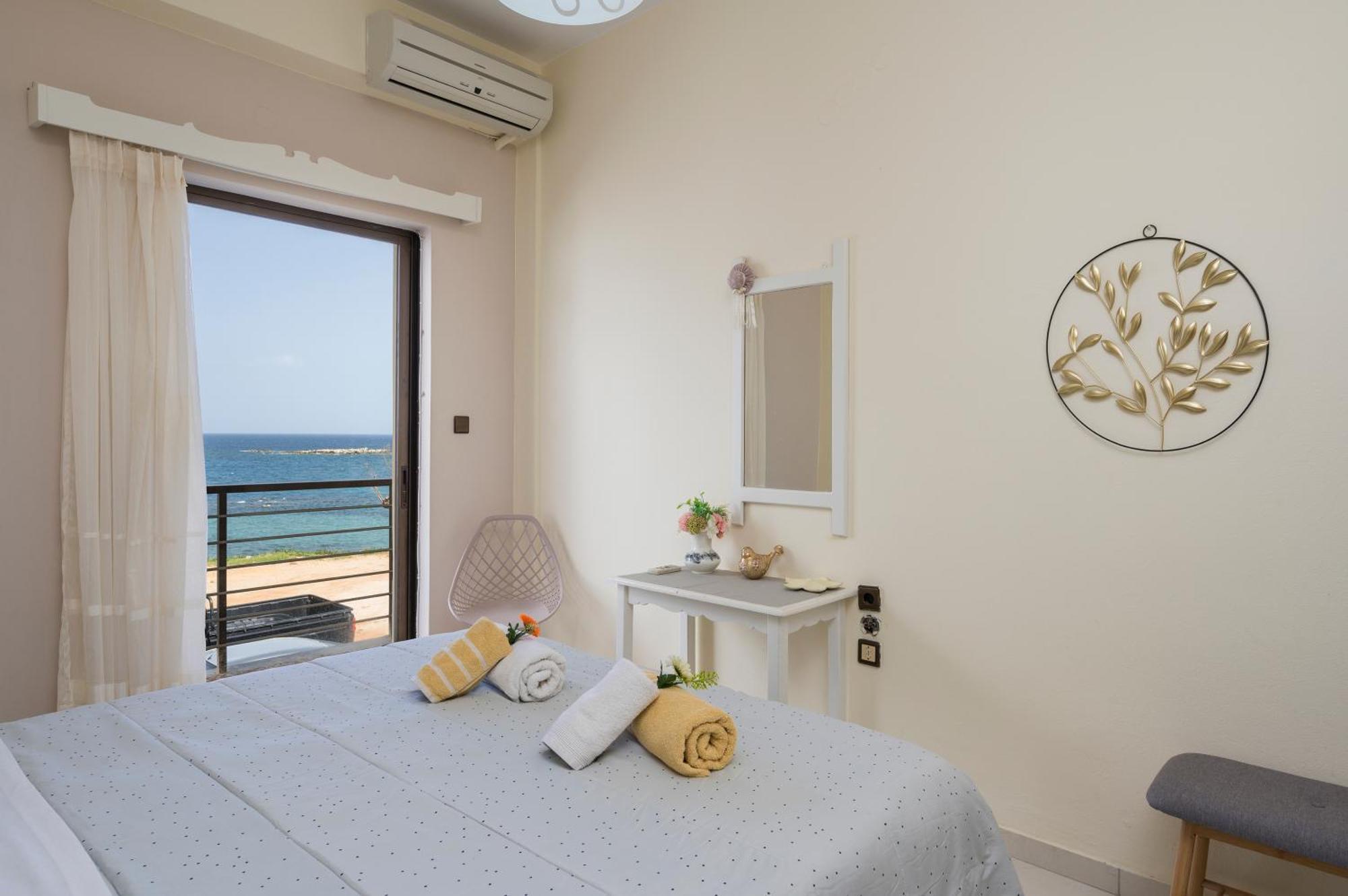 Elita Beachfront Chrissi Akti Chania Exterior foto